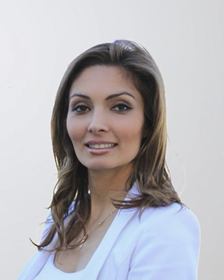 img-https://happybraces.houmanity.cloud/wp-content/uploads/2025/07/img-dr-01-yasmine.jpg